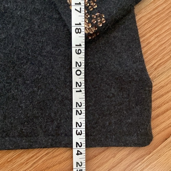 Silk Angora sweater Women’s M Sequins Festive Grey V neck Warm Winter festive - Picture 8 of 11